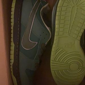 Nike green lobster size 10